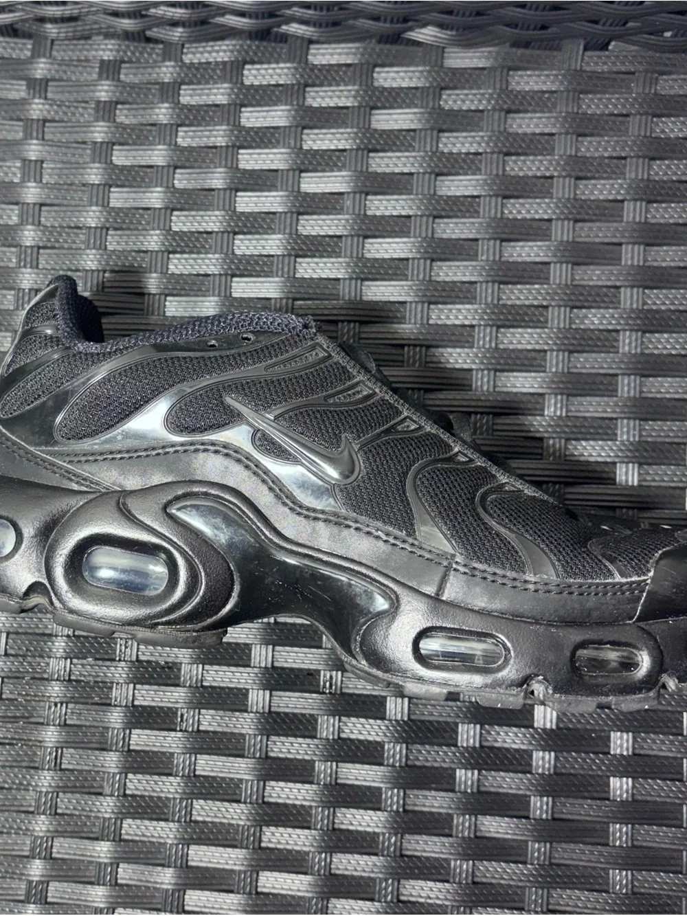 Nike Air Max Plus Size 6.5 Y Black Athletic Sneakers